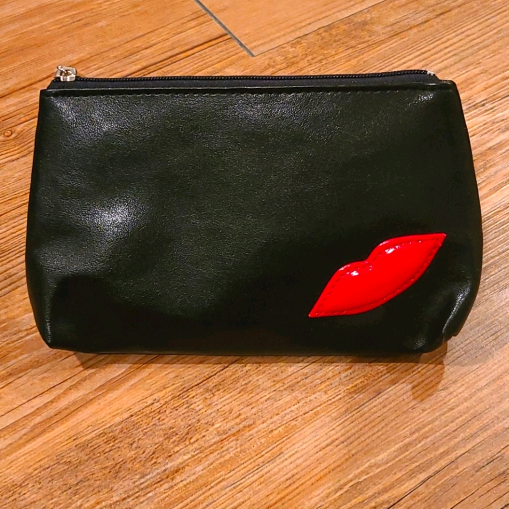Laura Gellar Black Makeup Case with Red Lips
